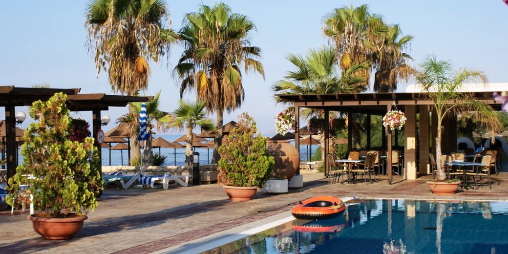 «Гуляй, рванина!» Безобразная выходка в кипрском отеле