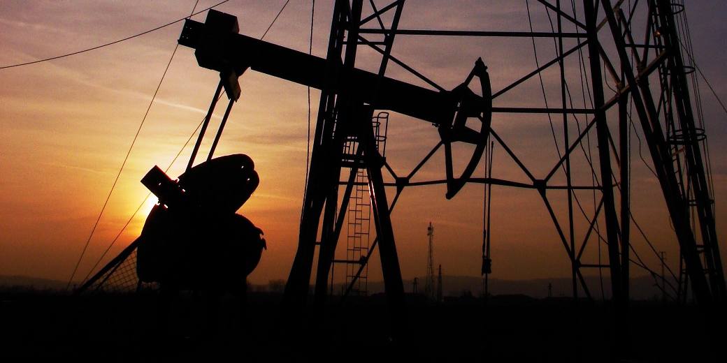 Цены на нефть стабилизировались в районе 70 долларов за баррель