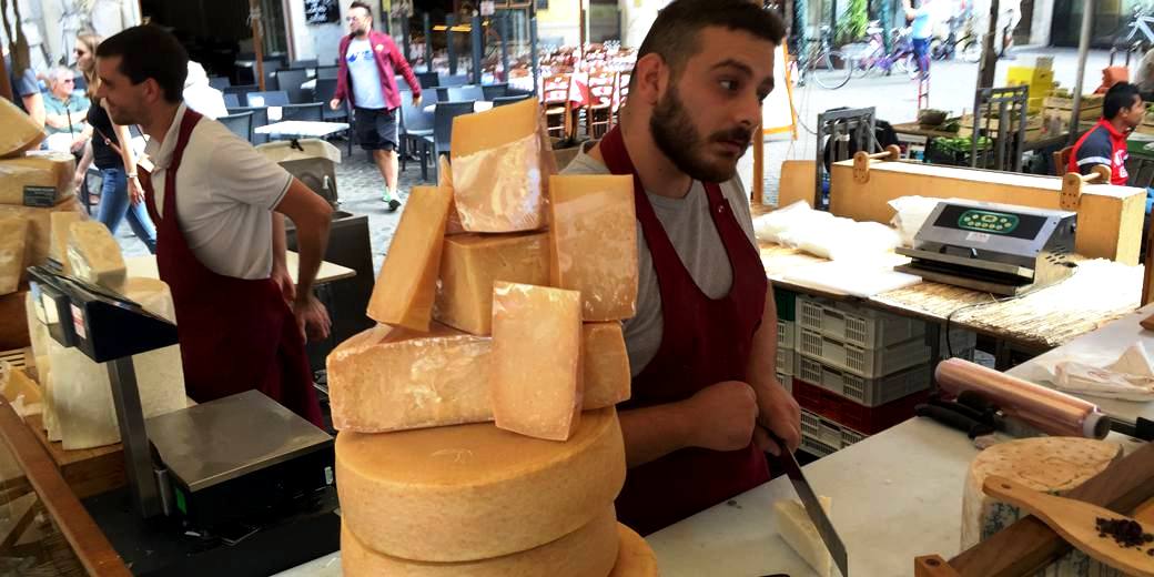 Разница в ценах: сколько стоил сыр накануне праздников