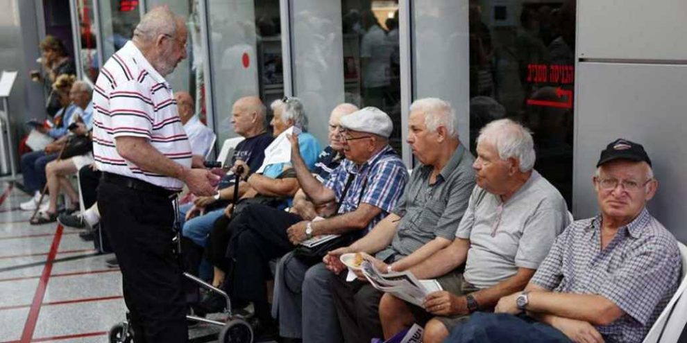 ЦСБ: около трети пожилых людей в Израиле страдают от одиночества