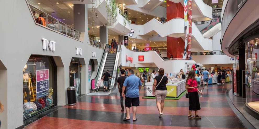 Продажи в торговых центрах подскочили на десятки процентов