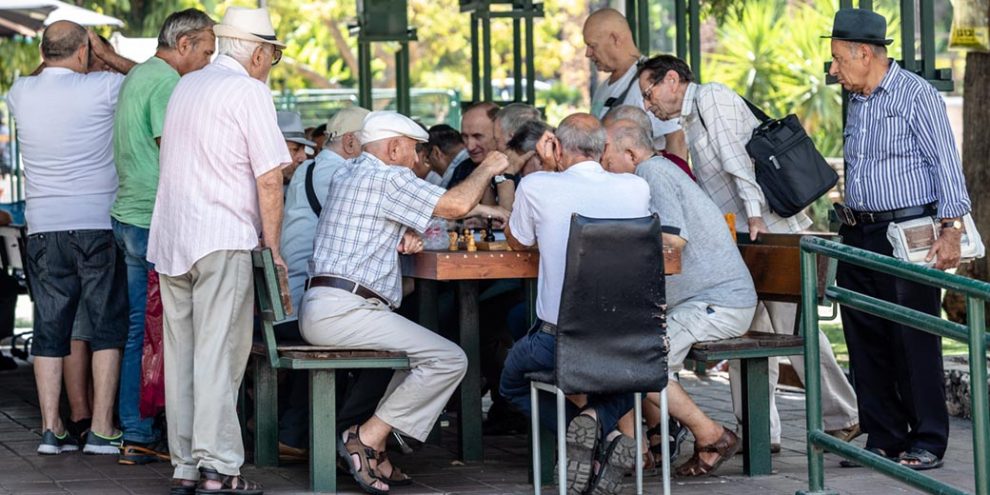 Чилийская модель и Кахлон уберегли пенсионные сбережения пожилых людей
