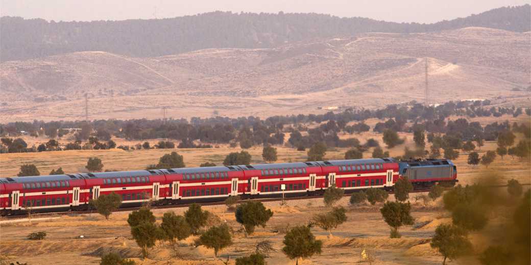 Железная дорога возвращает поезда в часы пик из Тель-Авива в Беэр-Шеву