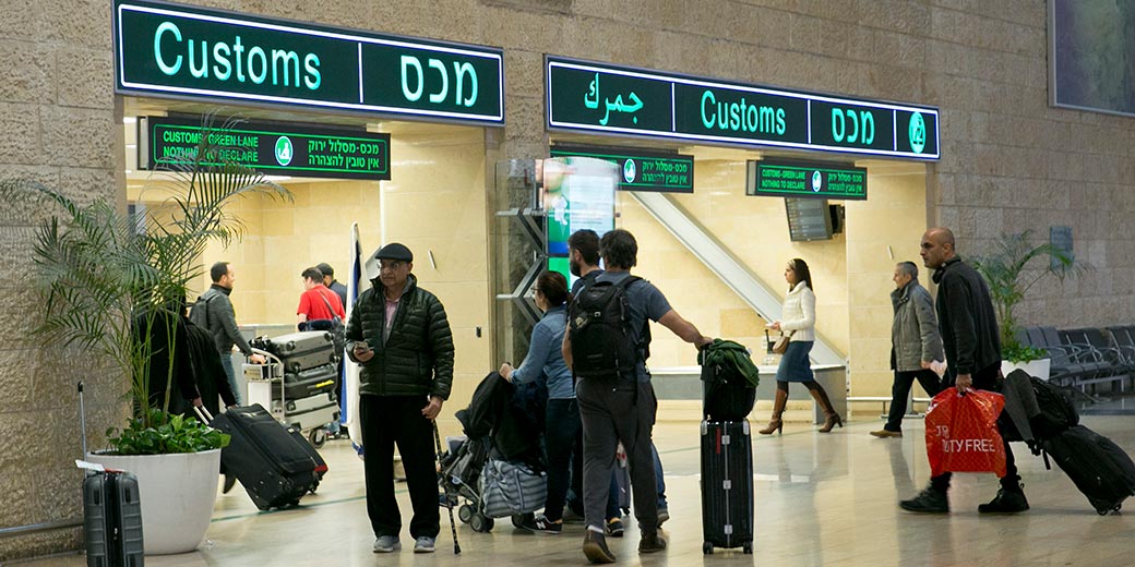 Запрет на въезд в Израиль иностранцев продлен до конца месяца
