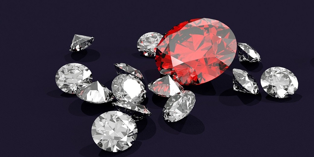 В Анголе добыли самый крупный за последние 300 лет алмаз розового цвета (видео)
