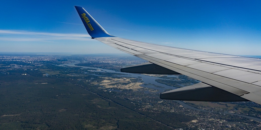 Украинская авиакомпания МАУ отменяет часть рейсов из-за запрета на въезд иностранцев