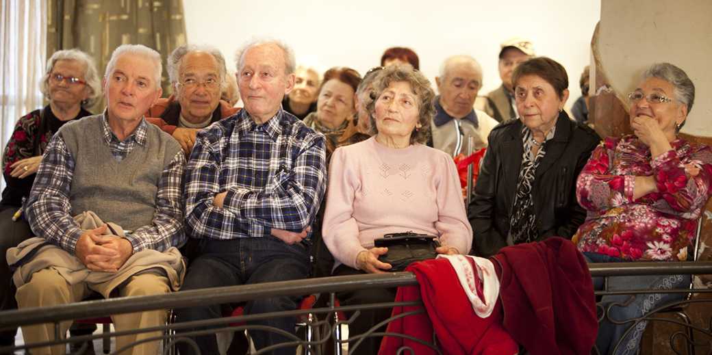 Пожилых репатриантов в Израиле вынуждают оставаться бедными
