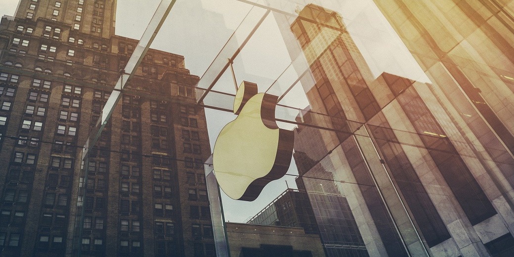 Apple повышает зарплаты сотрудникам в США из-за роста инфляции