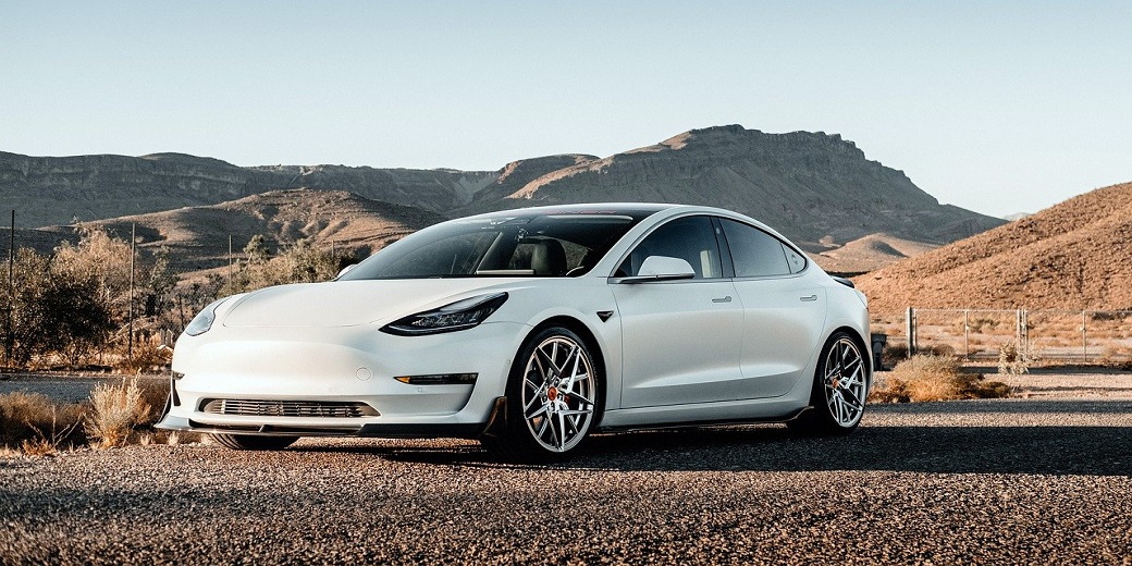 Tesla в два раза увеличила поставки электромобилей