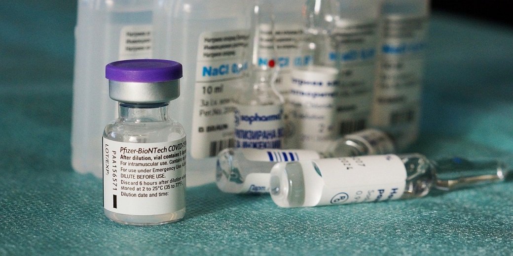 Регулятор в США не одобрил бустерную вакцинацию препаратом Pfizer для лиц младше 65 лет