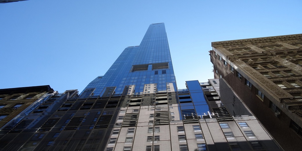 Проблематичная 425-метровая башня на «улице миллиардеров» в Нью-Йорке