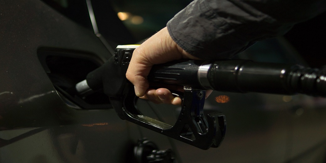 Цены на бензин в США достигли исторического максимума, в Израиле цена на 17% ниже рекордной