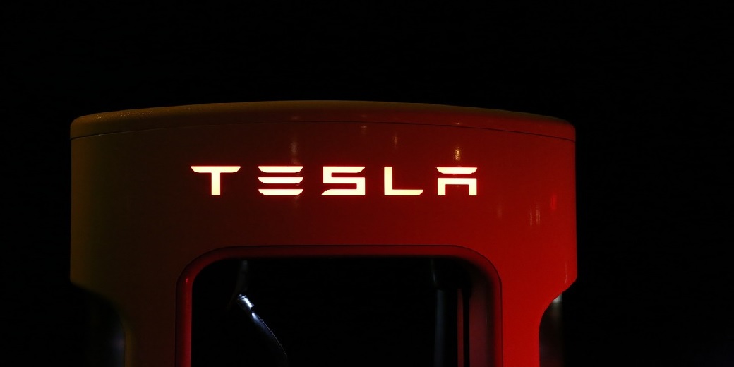 Tesla показала высокую, но не рекордную квартальную прибыль