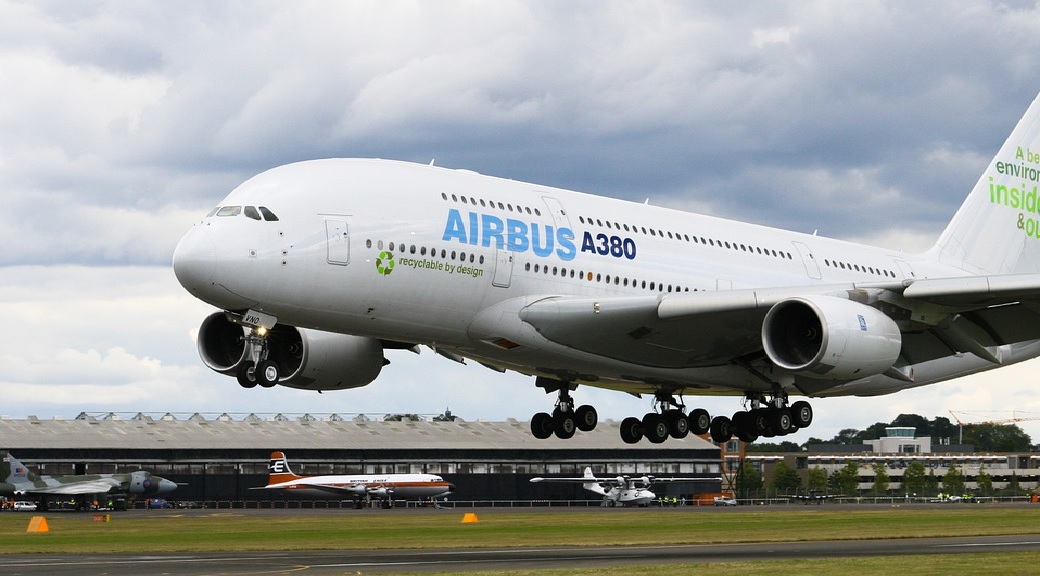 Airbus передала покупателю последний в мире двухэтажный самолет Airbus A380