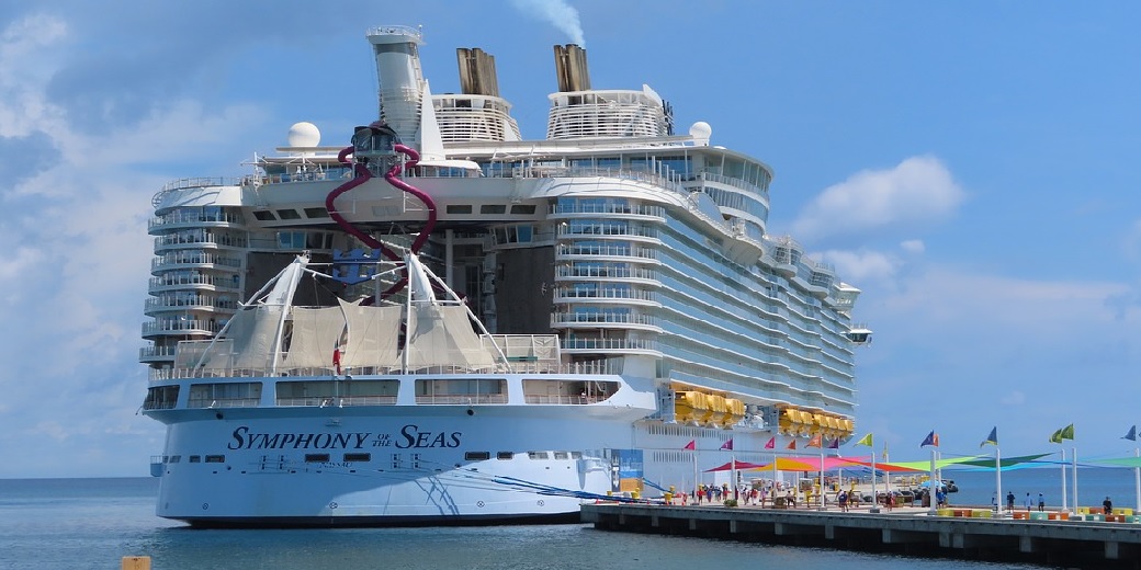 На лайнере Royal Caribbean выявили 48 случаев заражения коронавирусом