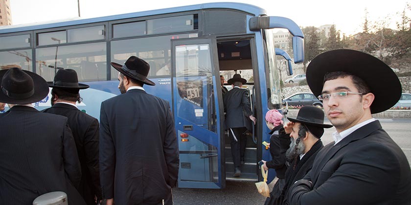 Минтранс увеличит количество автобусов между Иерусалимом и ультраортодоксальными центрами в праздник на исходе субботы