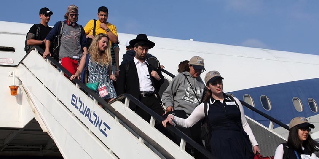 Кто и как помогает в Израиле украинским беженцам?