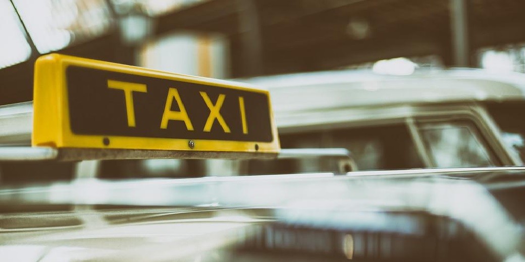В Китае заработал оператор беспилотных такси, в Израиле уже готова законодательная база